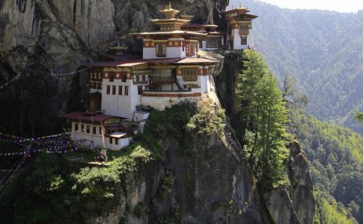 Temple accroché à la montagne, Bhoutan